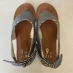 Mix 6 Black/White Stripe Summer Sandal. Size 8.5. Gently Worn. Original Box.